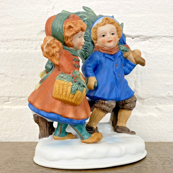 AVON Figurine Sharing The Christmas Spirit (1981) Christmas Memories 1st Edition - Picture 14 of 16